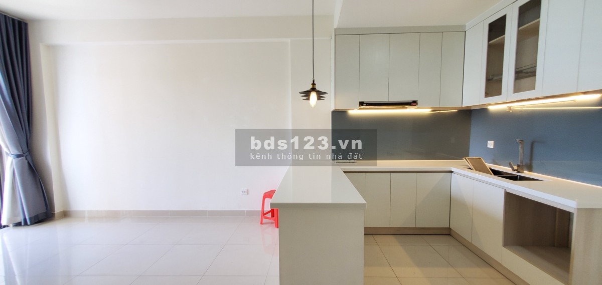 Bán gấp căn 2PN nội thất cơ bản giá chỉ 3.7 tỷ The Sun Avenue
