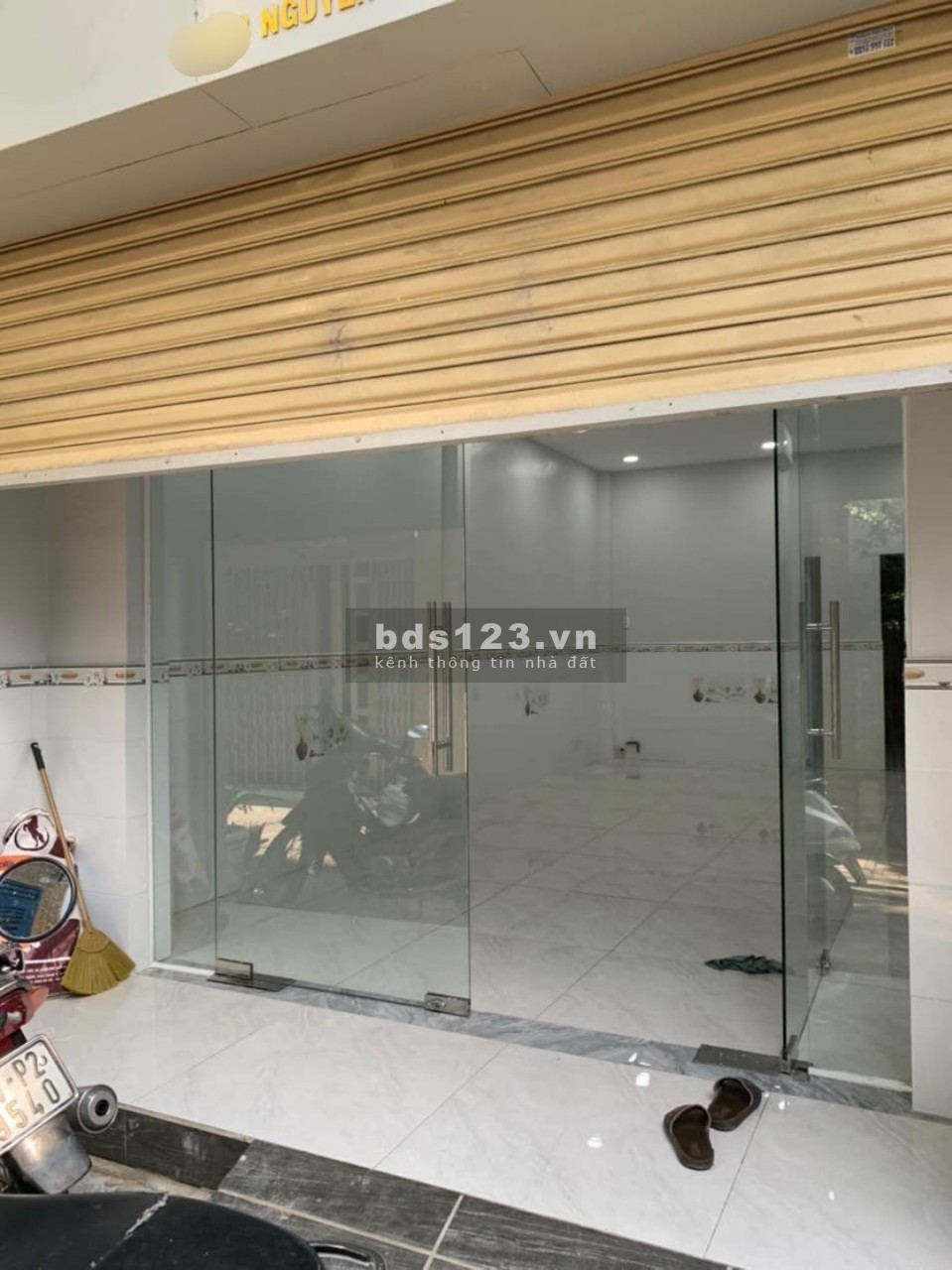 MBKD riêng biệt Nguyễn Tri Phương, đối diện chè Ý Phương, Dt 4x8m, Giá 9tr/th. MB mới
