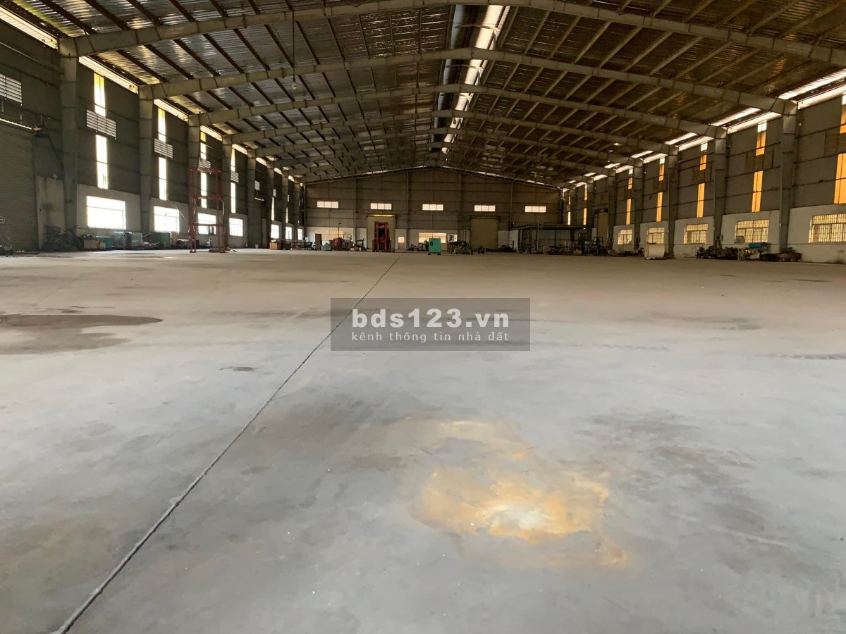 Kho bãi cho thuê 5000m2 mặt tiền đường Lê Quát, P. Tân Thới Hòa, Q. Tân Phú.