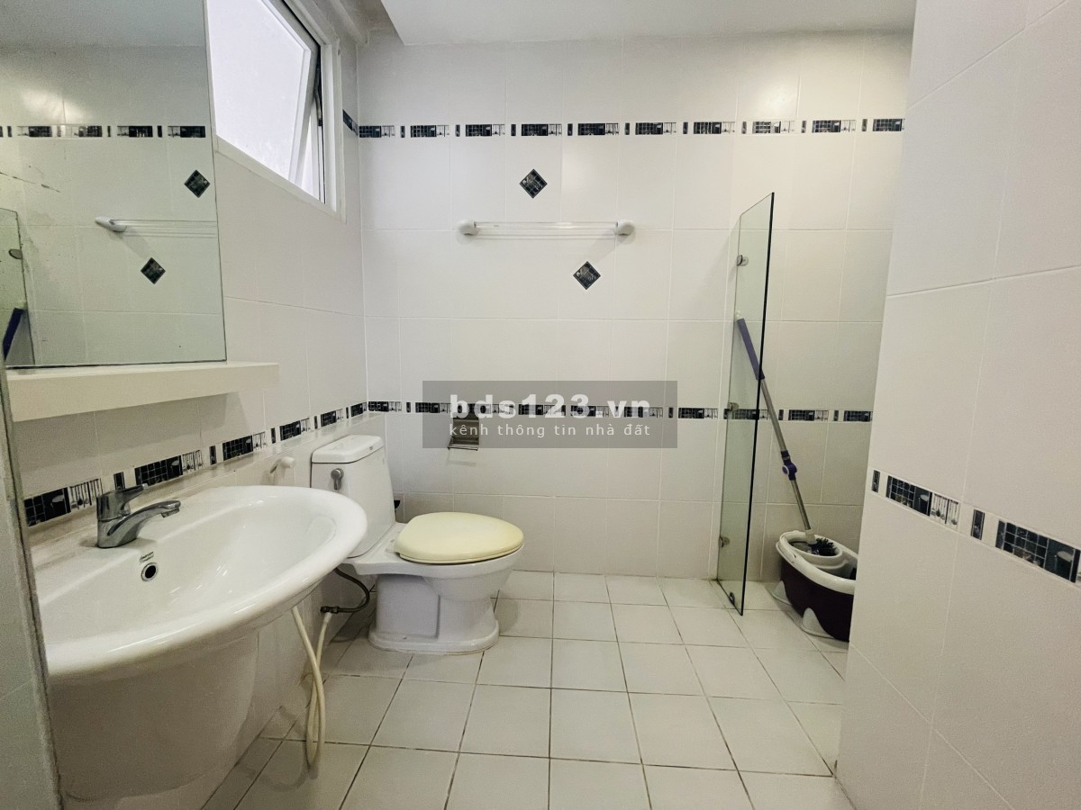 Cho thuê căn hộ cao cấp Quận 7, 2 phòng ngủ + Full nội thất giá 12,5 triệu/tháng - 90 m2