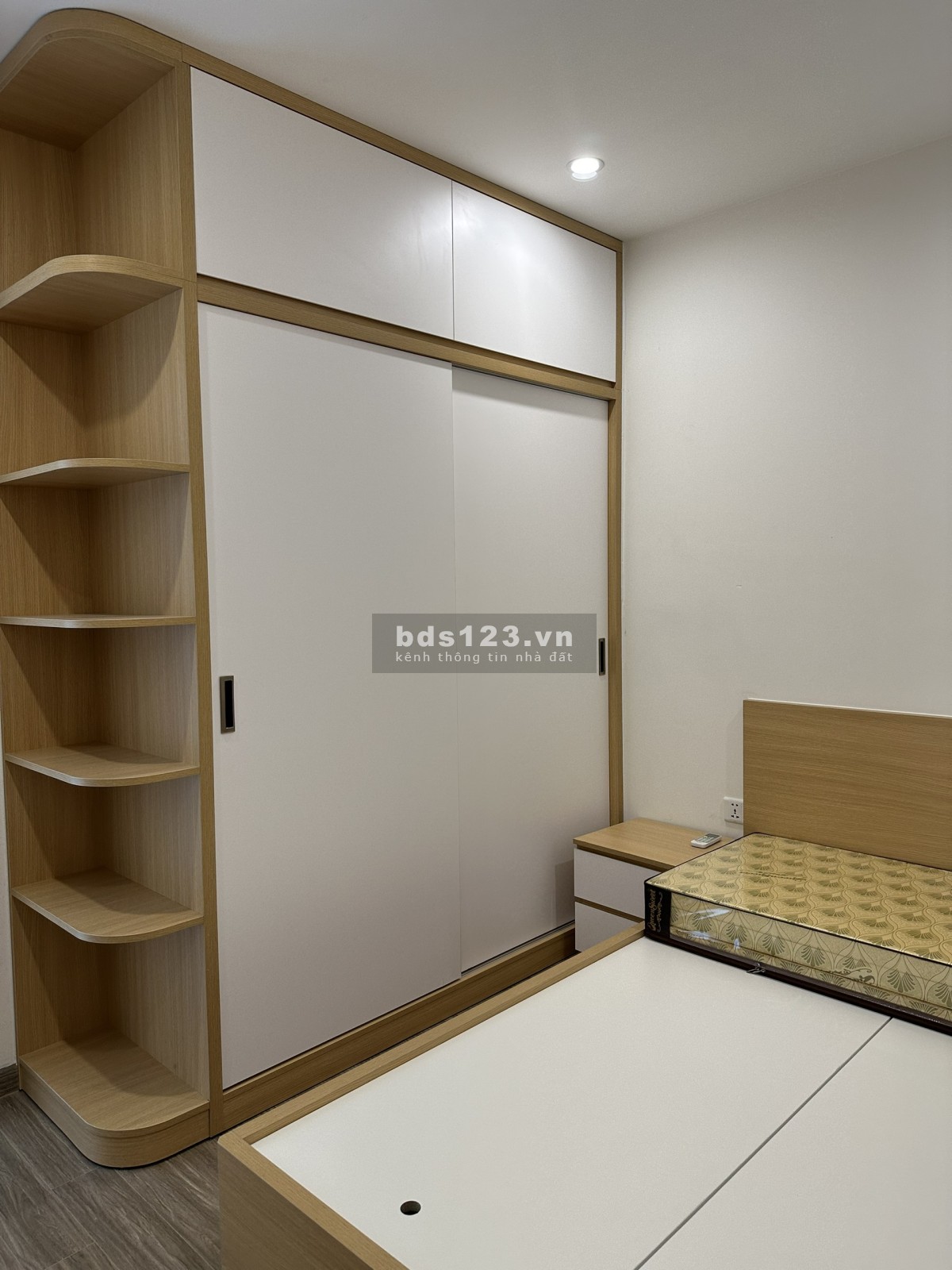 Cho thuê căn hộ 3 phòng ngủ 2WC, nội thất chỉ việc về ở. Giá: 9.5 triệu/tháng. Vinhomes Gia Lâm