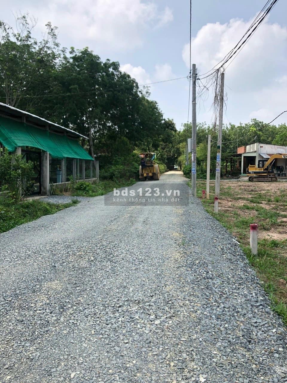 Bán lô đất 2 mặt tiền giá 420tr 152m2 full thổ tại Phước Hiệp Củ Chi
