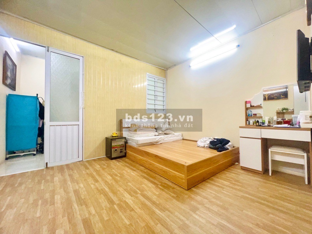Nhỉnh 3,5 tỷ có ngay nhà Ngọc Lâm, Long Biên, 58M2 x MT4M 0971426909.