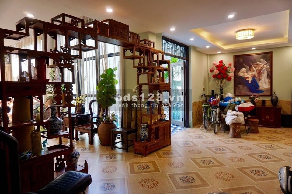 Siêu phẩm biệt thự gần Nguyễn Văn Trỗi, 5 tầng, 9,6x17, chỉ 3x tỷ
