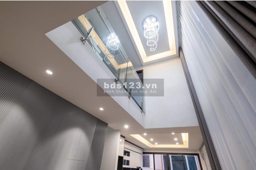 NHÀ NGÕ 61 PHỐ TRẠM, ĐẸP NHƯ KSAN 5 SAO, CẠNH AEONMALL, CẦU VĨNH TUY CHỈ 7,5 TỶ.