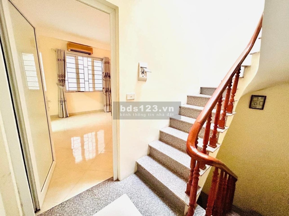 Cần bán gấp nhà 55 Thanh Lân, Hoàng Mai 30m2, 4 tầng, 2.6 tỷ.