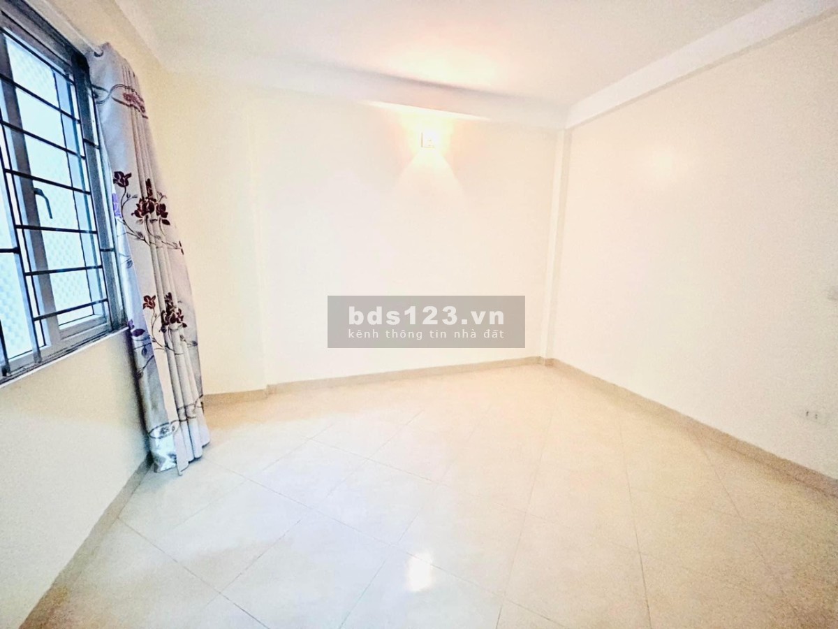 Cần bán gấp nhà 55 Thanh Lân, Hoàng Mai 30m2, 4 tầng, 2.6 tỷ.