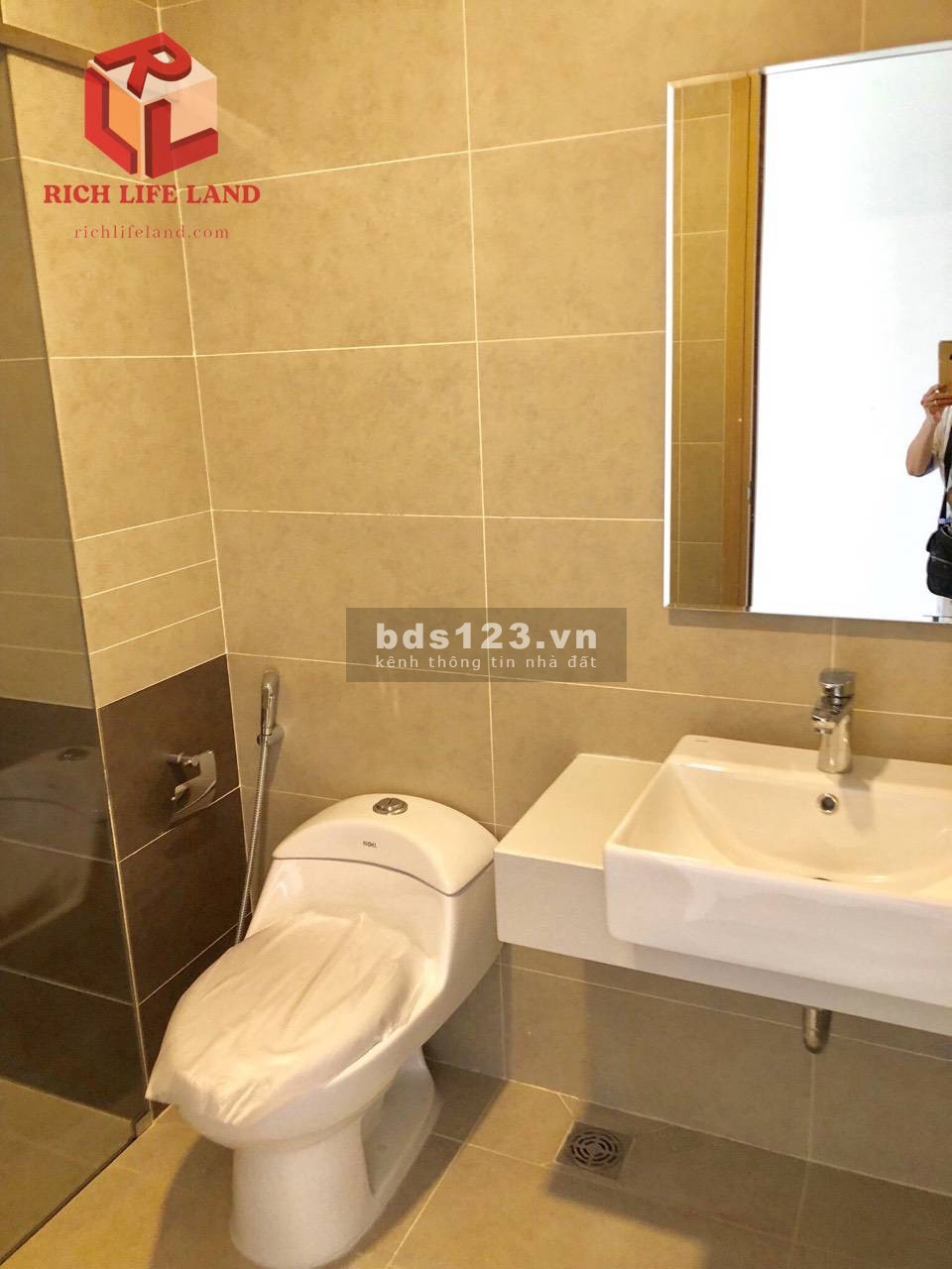 Gía tốt - The Sun Avenue 22 triệu bao phí - 3bed - 2wc full furniture.