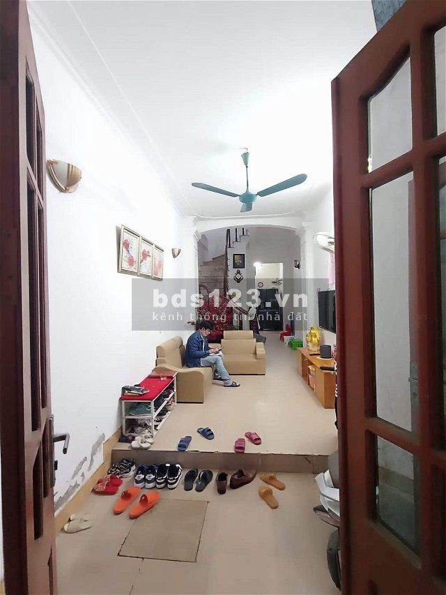 Bán nhà P.Kim Giang DT~ 40m2 X 4T,2 mặt thoáng, Ôtô 7 chỗ đỗ cửa, 3.95tỷ