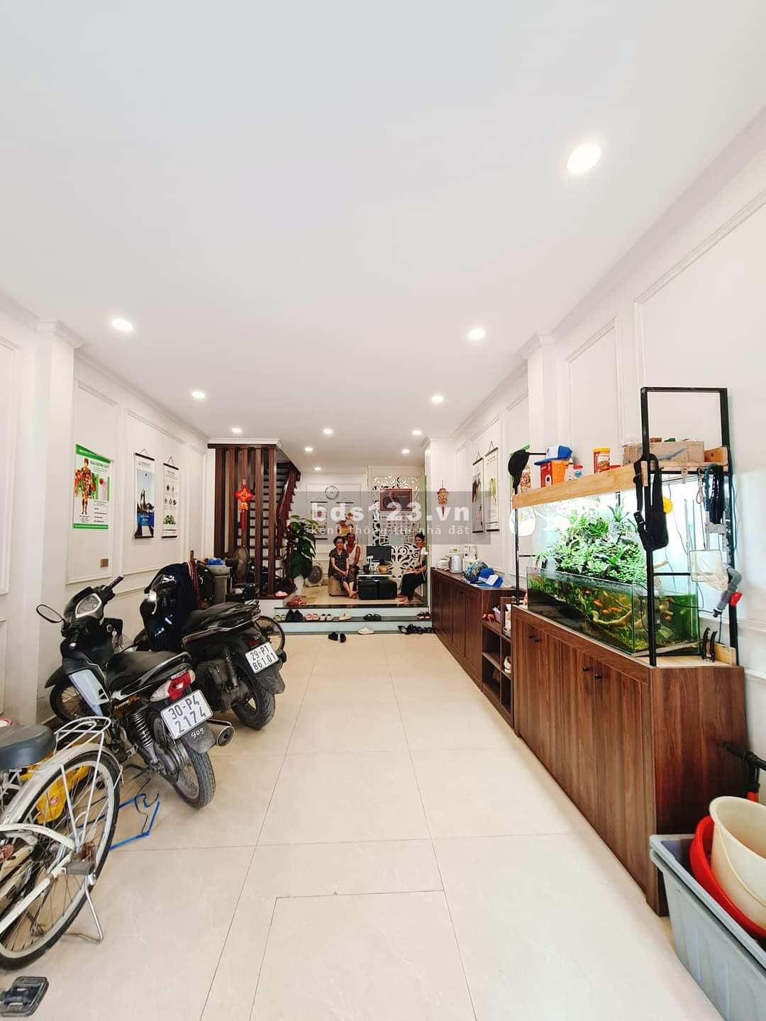 Bán nhà phân lô vỉa hè, nhà đẹp ở luôn, giá tổ khu vực