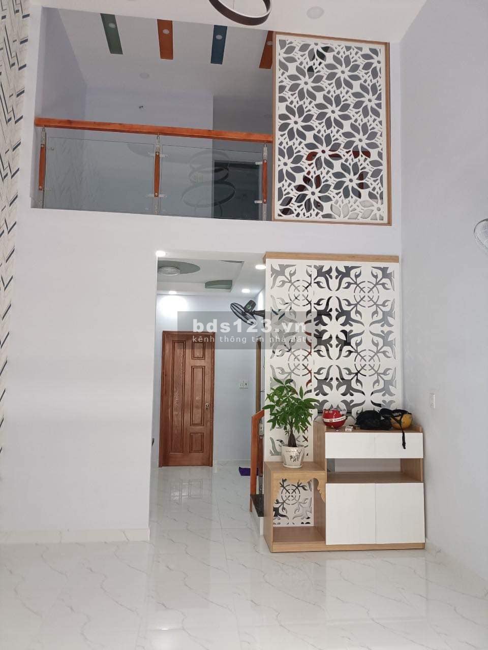 Bán nhà 2,95 tỷ nhà đẹp 48M2, hẻm ba gác rộng rãi, sổ hồng vuông đẹp