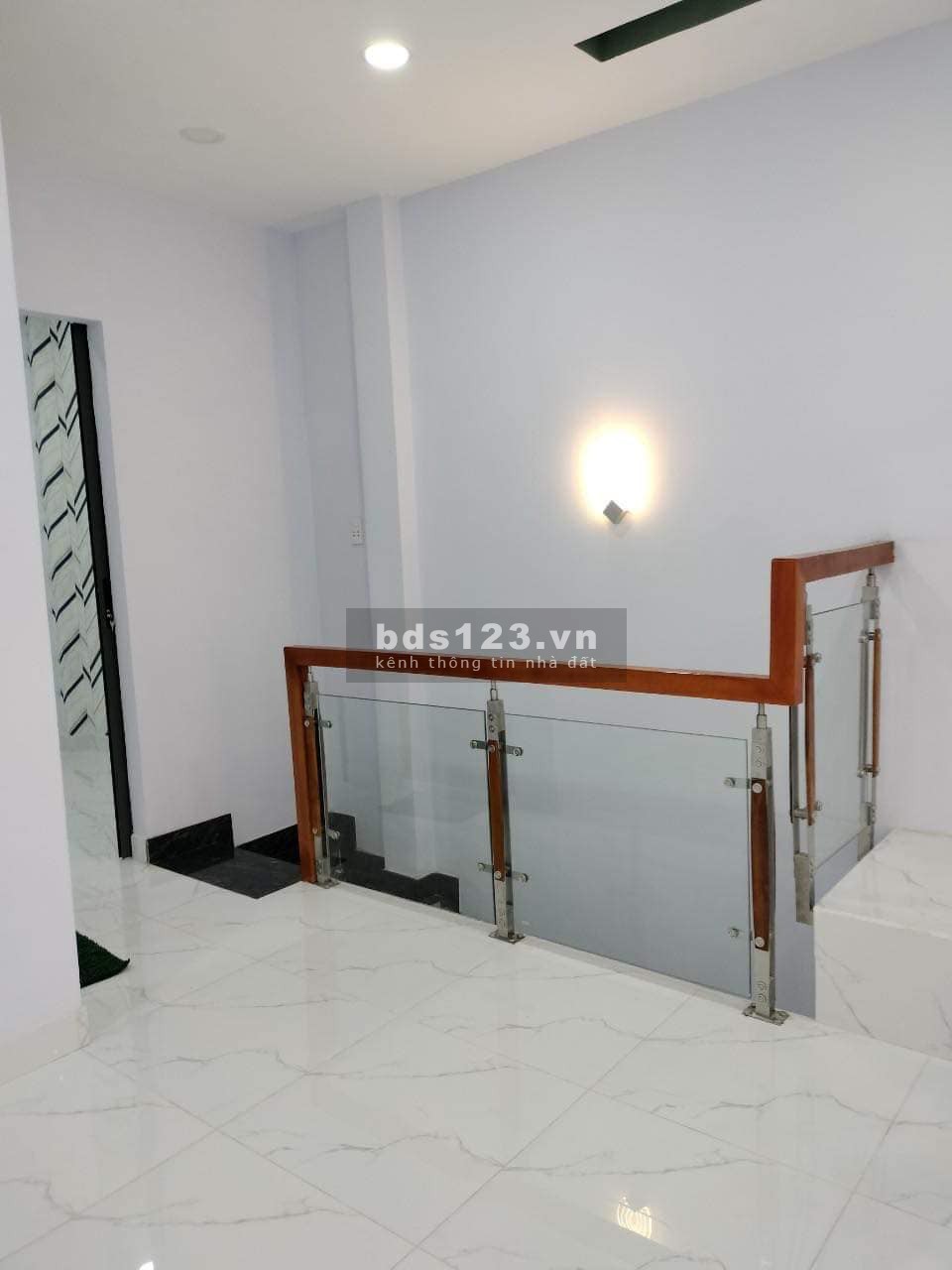 Bán nhà 2,95 tỷ nhà đẹp 48M2, hẻm ba gác rộng rãi, sổ hồng vuông đẹp