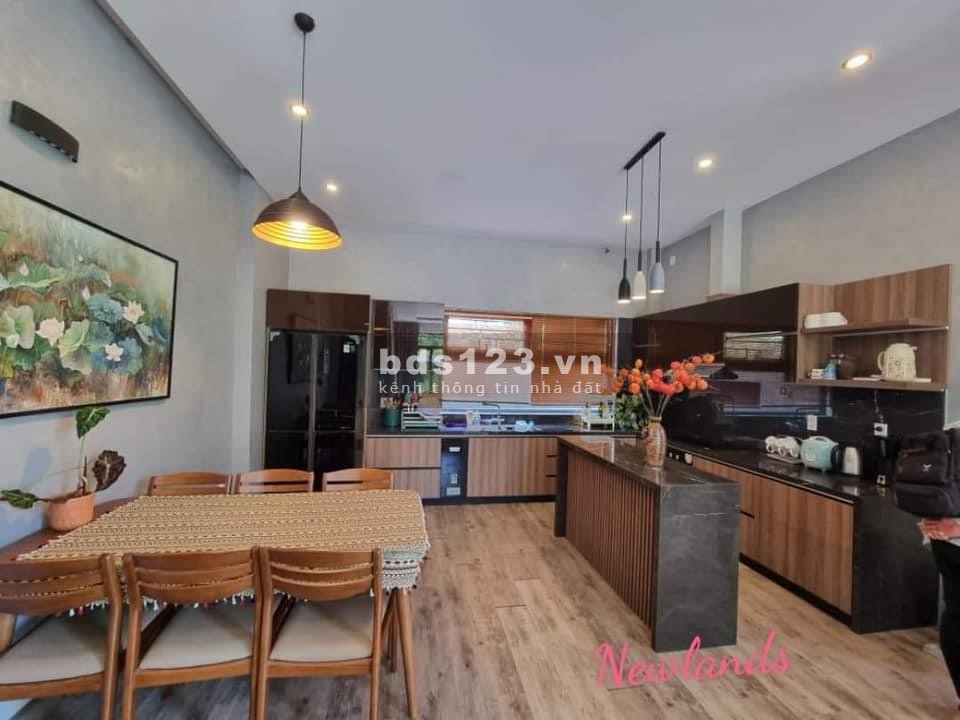 Cho thuê Biệt thự sân vườn 3 tầng mặt tiền đường Nguyễn Hữu An, Nại Hiên Đông, Sơn Trà