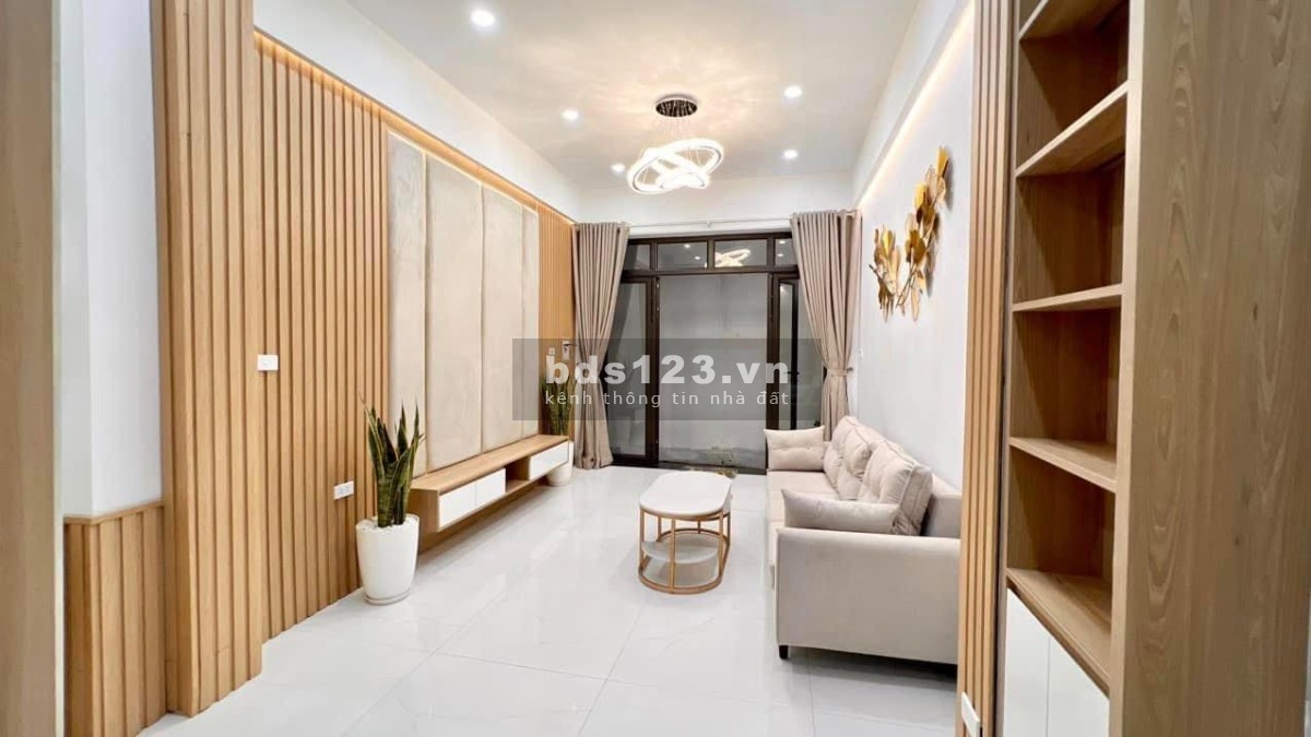Nhà hiếm vài bước ra phố Trần Duy Hưng 50m2, 3 tầng, 5 tỷ