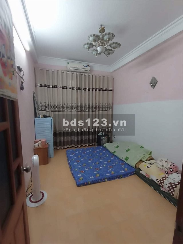 Bán nhà P.Kim Giang DT~ 40m2 X 4T,2 mặt thoáng, Ôtô 7 chỗ đỗ cửa, 3.95tỷ