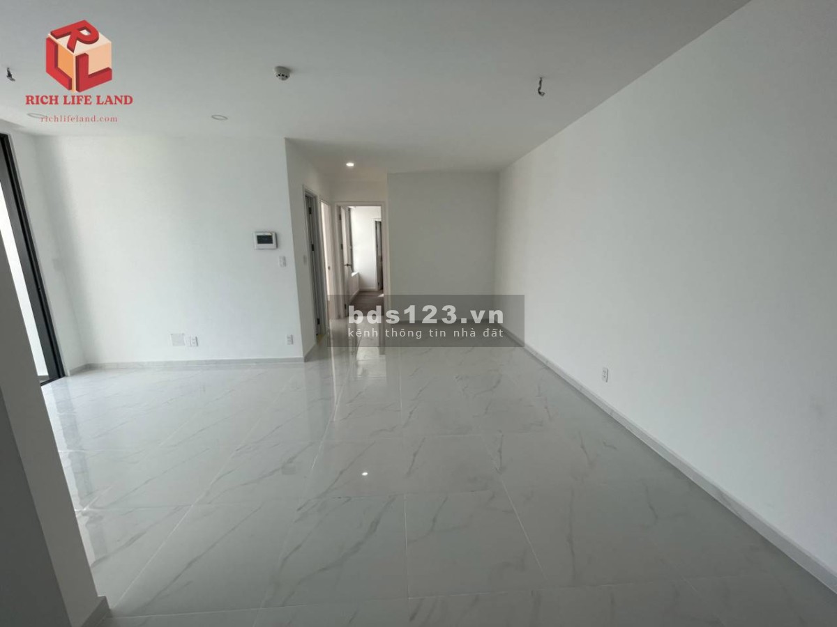 Căn góc D'LUSSO 2pn - 2wc thoáng mát chỉ 4.8 tỷ bao thuế phí.