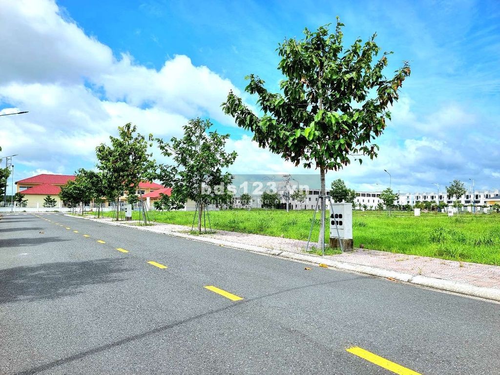 Bán đất chạy nợ cắt lỗ 200 triệu dự án ngay QL13