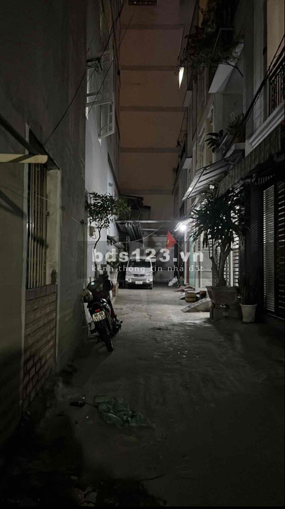 Nhà cho thuê nguyên căn 2 phòng ngủ hẻm oto chợ Tân Hương