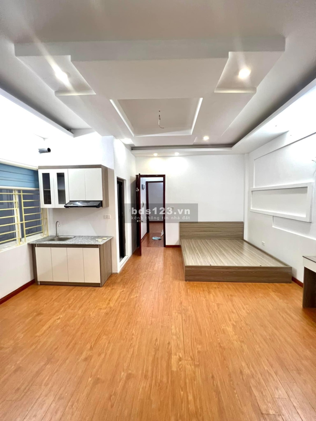 Bán CCMN ngõ 79 Cầu Giấy DT 56m2x6T, lô góc, 9 phòng, full nội thất, gần phố, giá 7.75 tỷ.