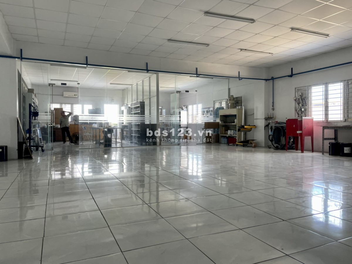 Cho thuê kho xưởng 800m2 mặt tiền đường Trần Thị Do, P. Hiệp Thành, Quận 12.