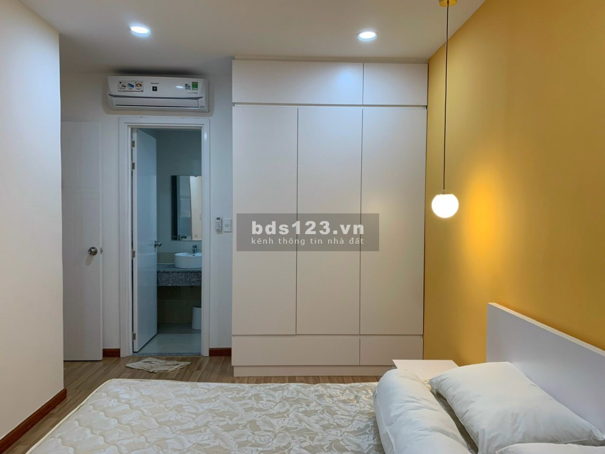 Bán căn hộ Diamond Riverside quận 8 diện tích 74m, 2pn, 2wc giá bán 2,380 tỷ