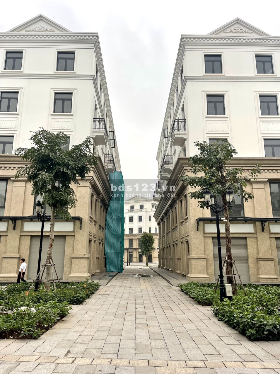 Bán nhà phố thương mại 3 mặt tiền 140m2, Đông Nam giá 8,8 tỷ tại Vinhomes Ocean Park