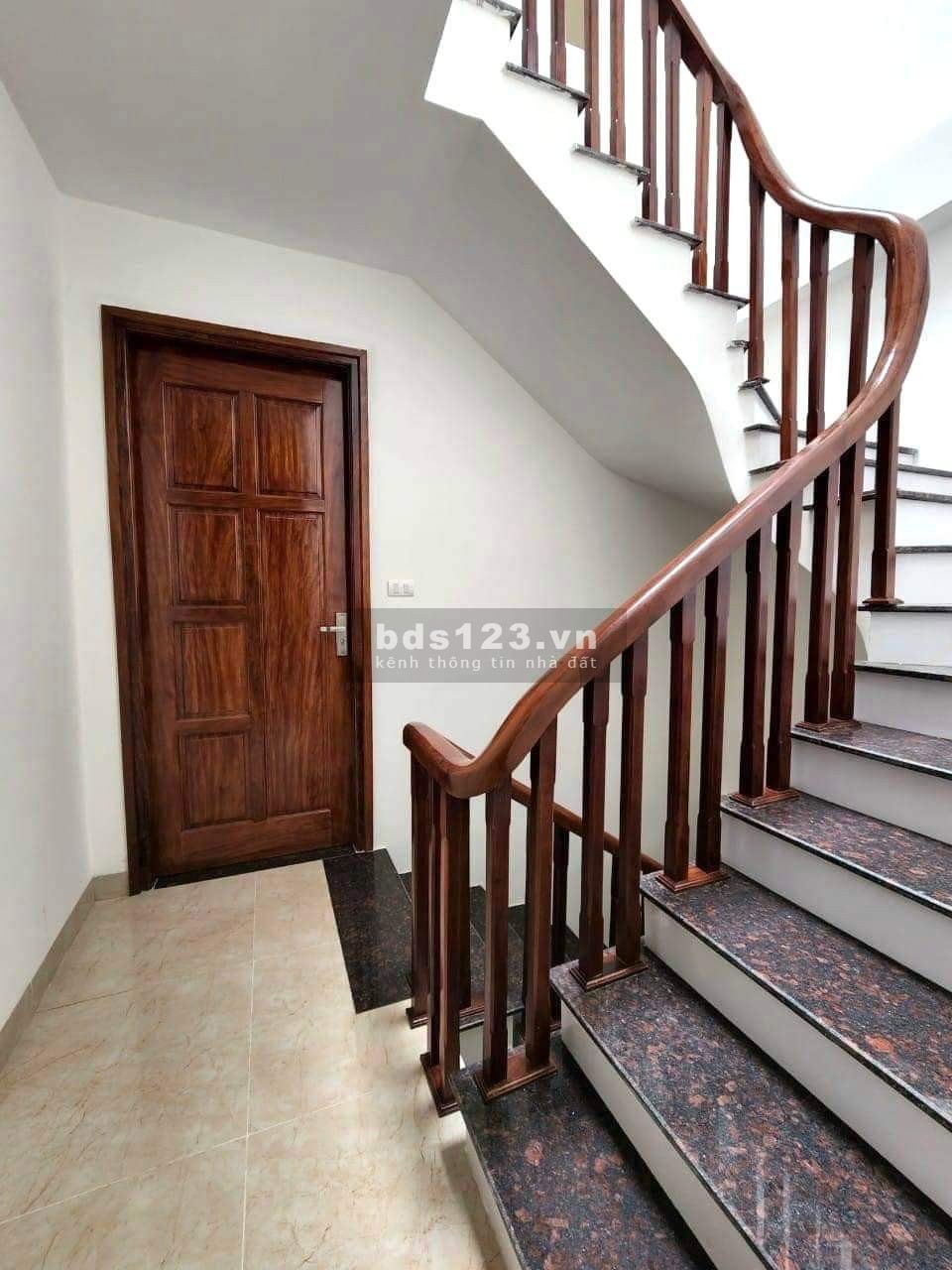 Bán nhà hồ đầm hồng, Khương Trung, Thanh Xuân 50m 5 tầng