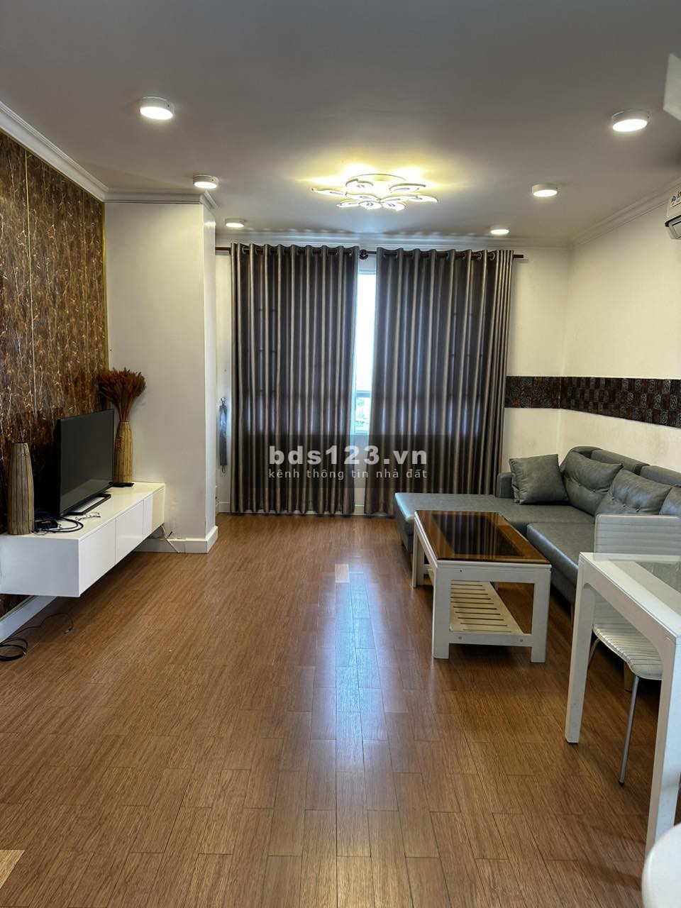Cần cho thuê gấp căn hộ Phúc Thịnh Quận 5, Dt : 90 m2, 2PN, có Đầy Đủ Nội Thất, Giá : 12.5 tr/th,
