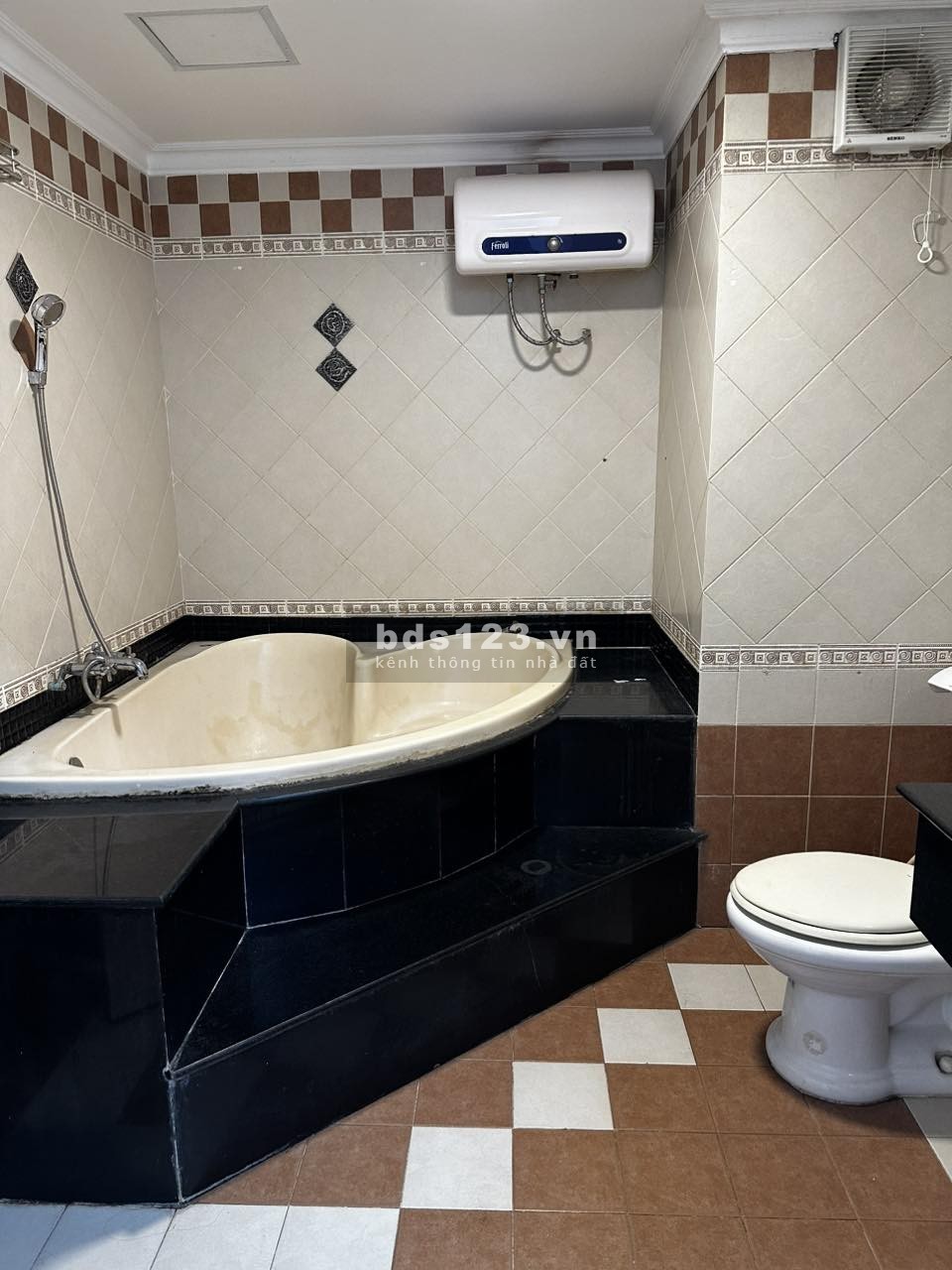 Cần cho thuê gấp căn hộ Phúc Thịnh Quận 5, Dt : 90 m2, 2PN, có Đầy Đủ Nội Thất, Giá : 12.5 tr/th,
