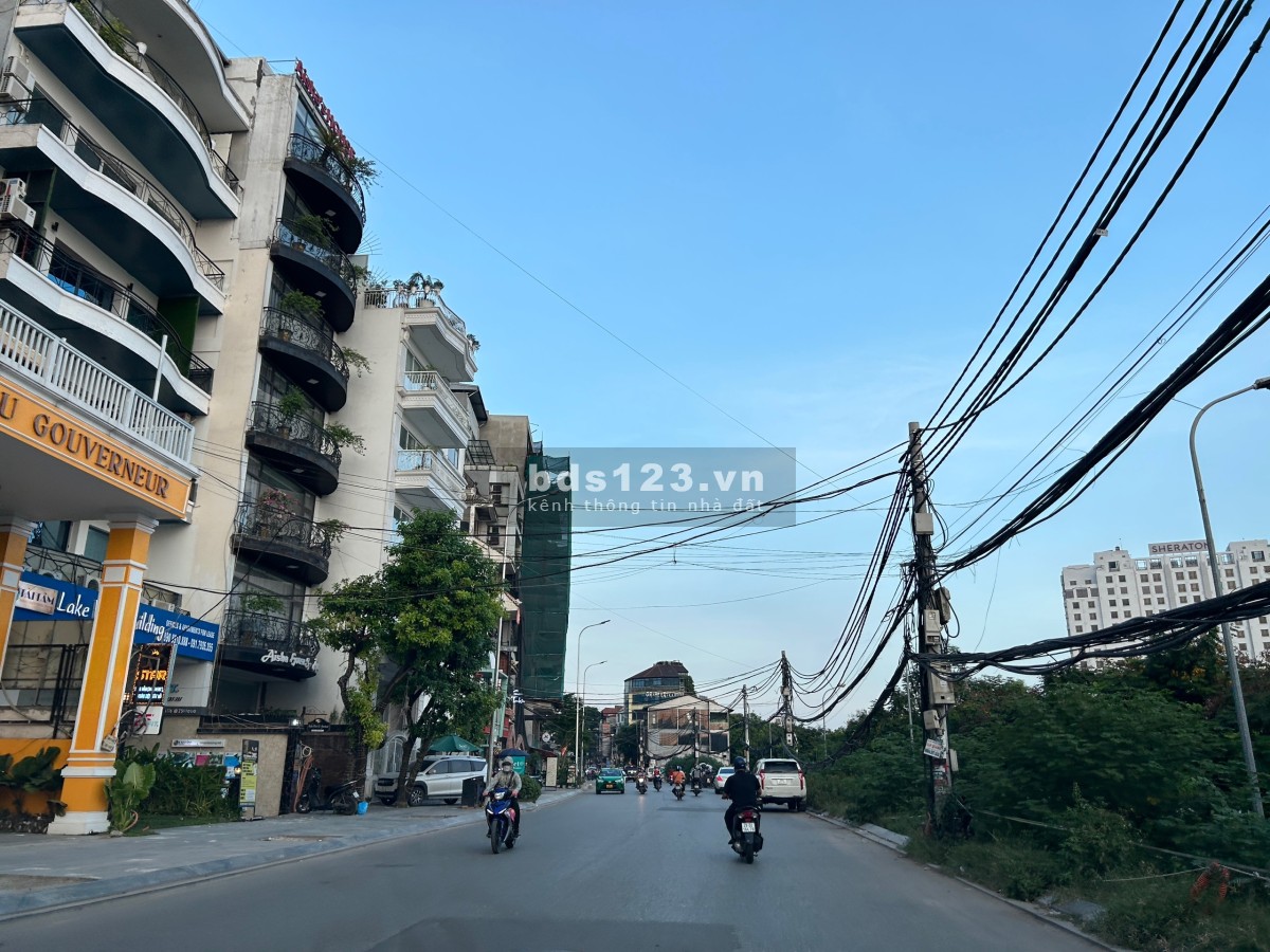 Bán nhà mặt phồ đường Xuân Diệu, Tây Hồ DT 75m² x 5 Tầng MT 5,4m