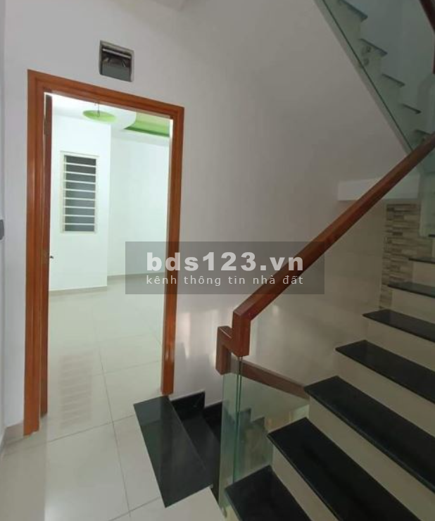 Ngộp bank bán nhà đường Giang Văn Minh p.Thảo Điền tp.Thủ Đức nhà 1t1l 63m2 giá 1tỷ320 shr chính chủ