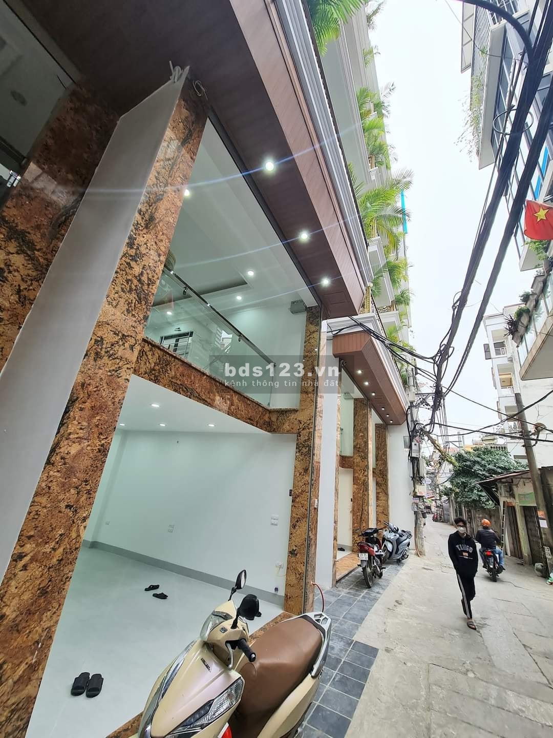 Bán nhà Trương Định 62M 12.5 tỷ, lô góc, gara, thang máy, kinh doanh văn phòng