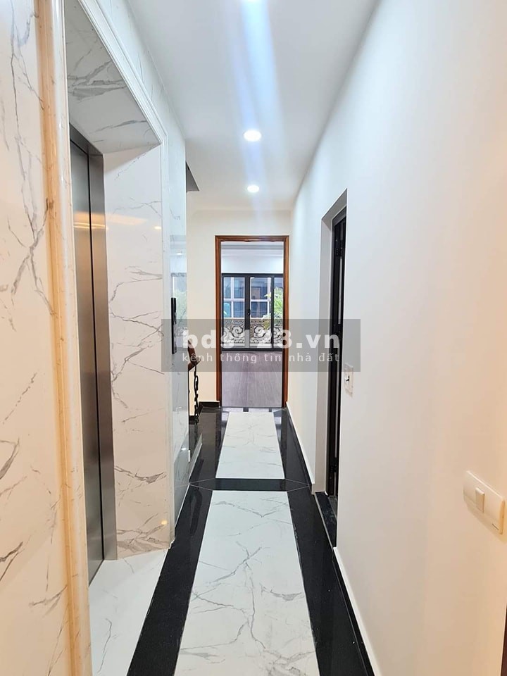 Bán nhà Trương Định 62M 12.5 tỷ, lô góc, gara, thang máy, kinh doanh văn phòng