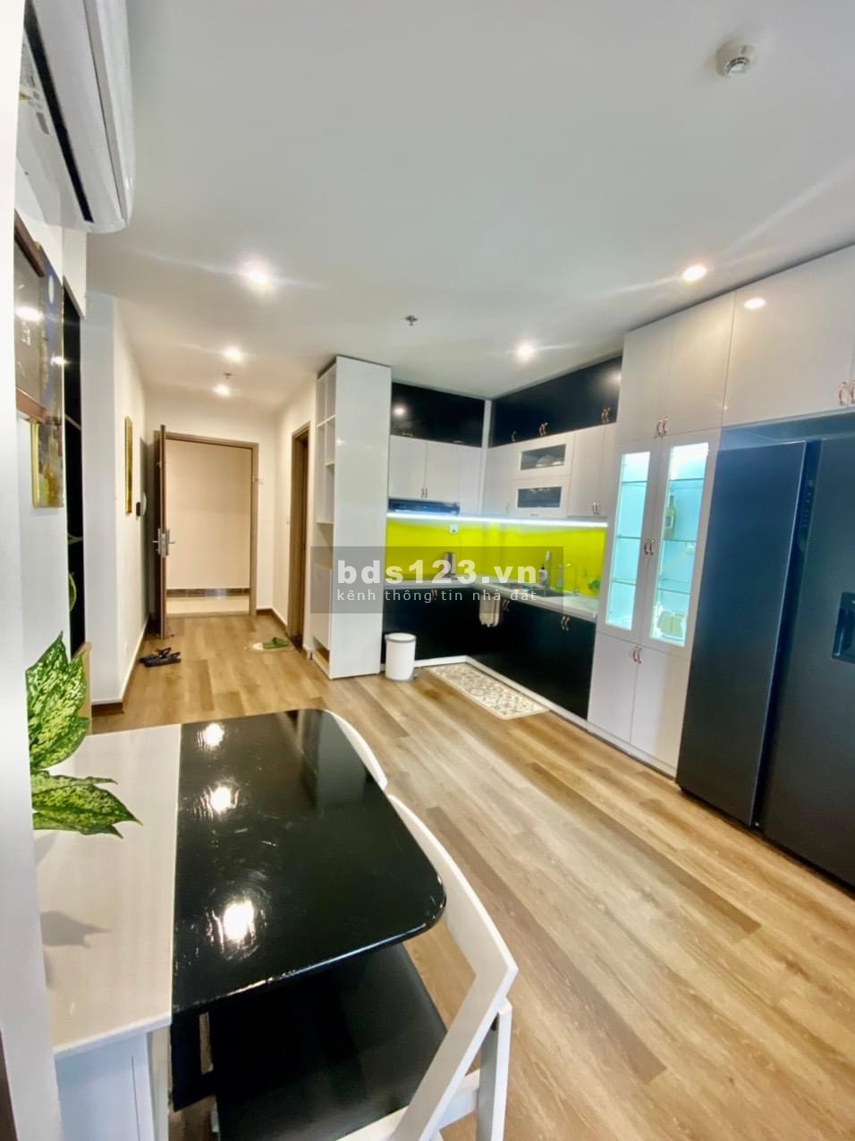 Em chính chủ chấp nhận cắt lỗ căn 2PN2VS View Thoáng Chỉ 1 tỷ 700TR Vinhomes LH: 0987.767.788