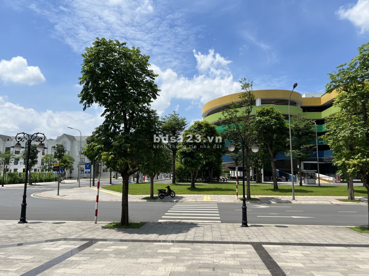 Bán nhà phố thương mại 2 mặt đường 155m2 giá 10 tỷ Vinhomes Ocean Park Gia Lâm