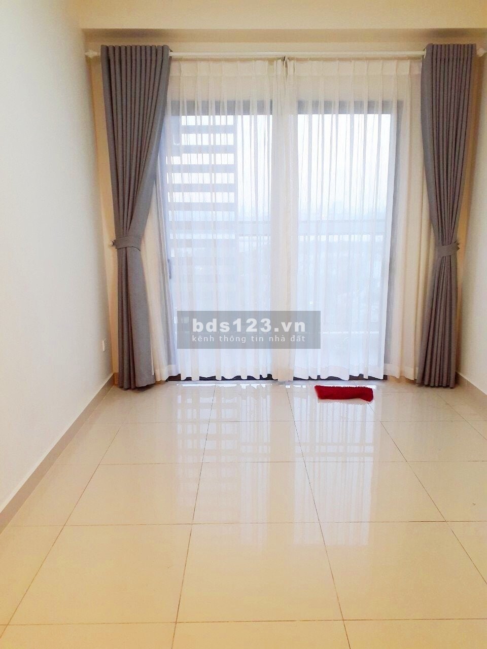 Bán căn 2pn nội thất cơ bản giá rẻ nhất thị trường 3,7 tỷ 76m2 tại The Sun Avenue