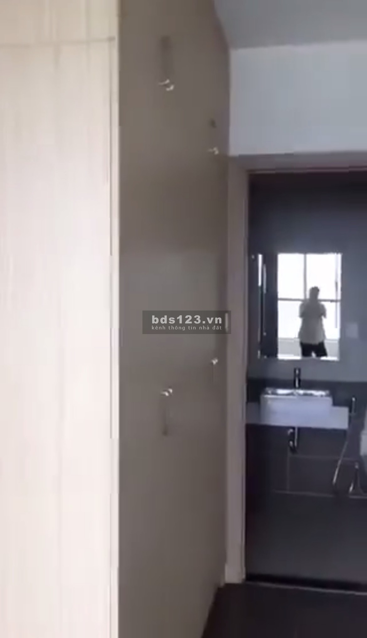 Bán căn 2pn nội thất cơ bản giá rẻ nhất thị trường 3,7 tỷ 76m2 tại The Sun Avenue