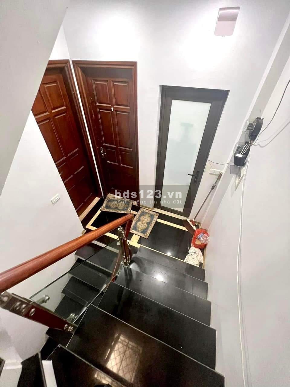 Bán nhà Nguyễn Lương Bằng, Đống Đa, 40m2, 4 tỷ,5 tầng,lô góc