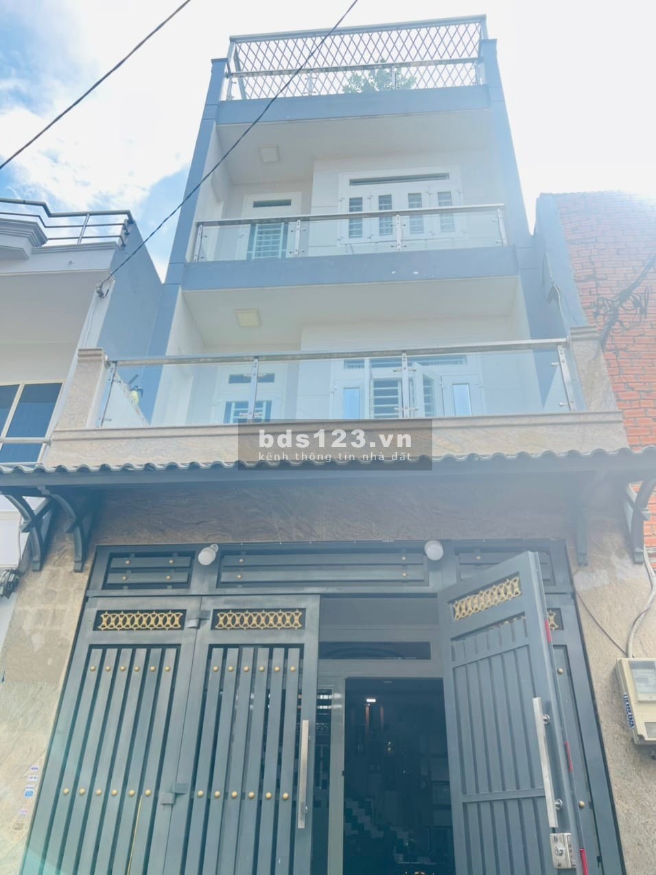 Bán gấp nhà Lê Văn Quới, HXH đỗ, thẳng 1 trục, 1 trệt 2 lầu, nội thất 5 sao chỉ 3.5 tỷ