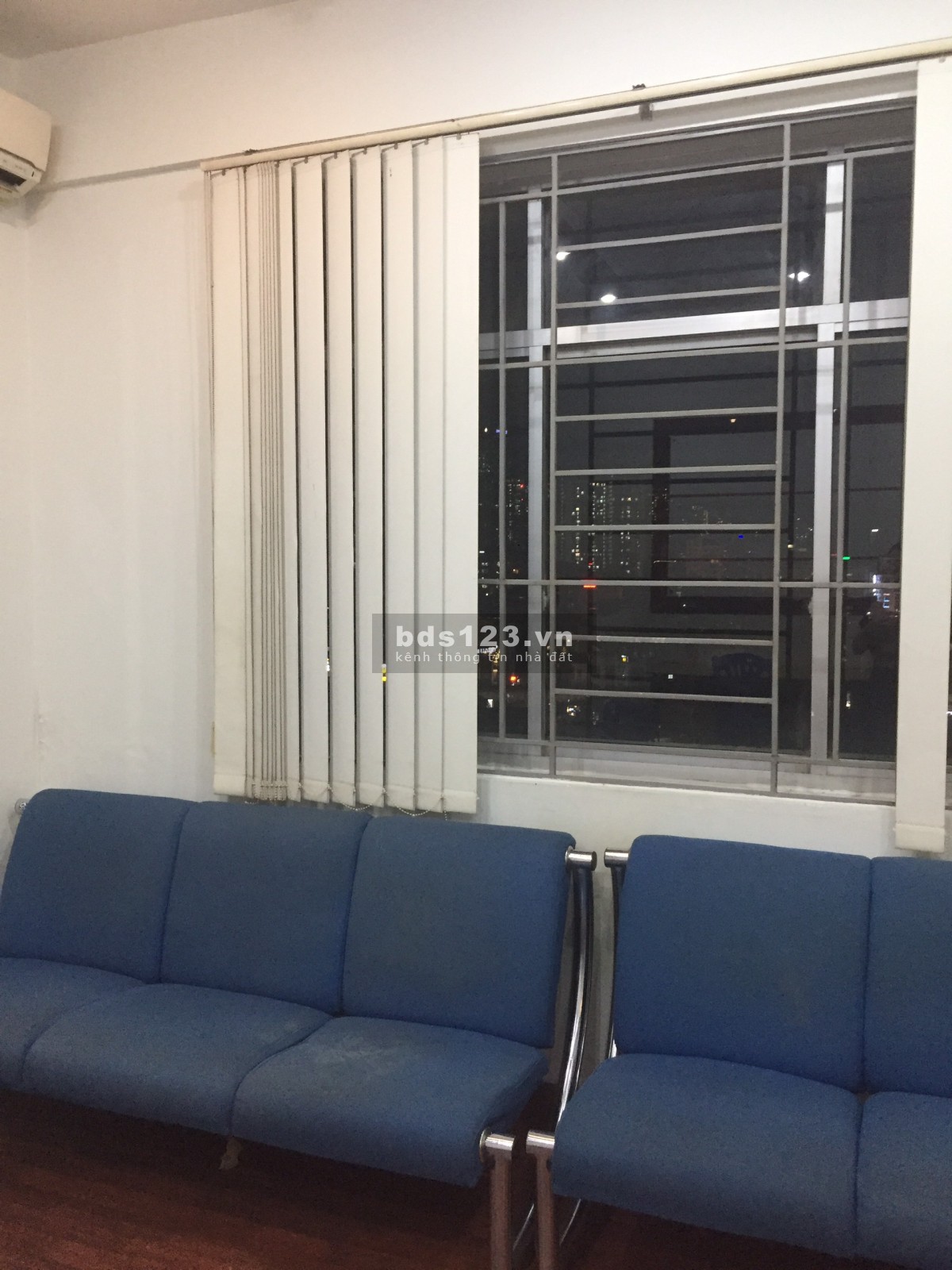 Căn 2 PN, 1VS tại chung cư N03 Trần Quý Kiên diện tích 53m3 giá 2280/căn 0968 396 062