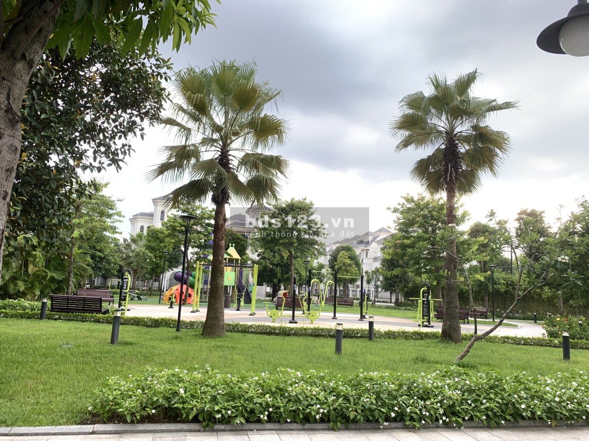 Hoa hậu Song Lập ngọc trai đảo lớn view trực diện công viên Vinhomes Ocean Park Gia Lâm