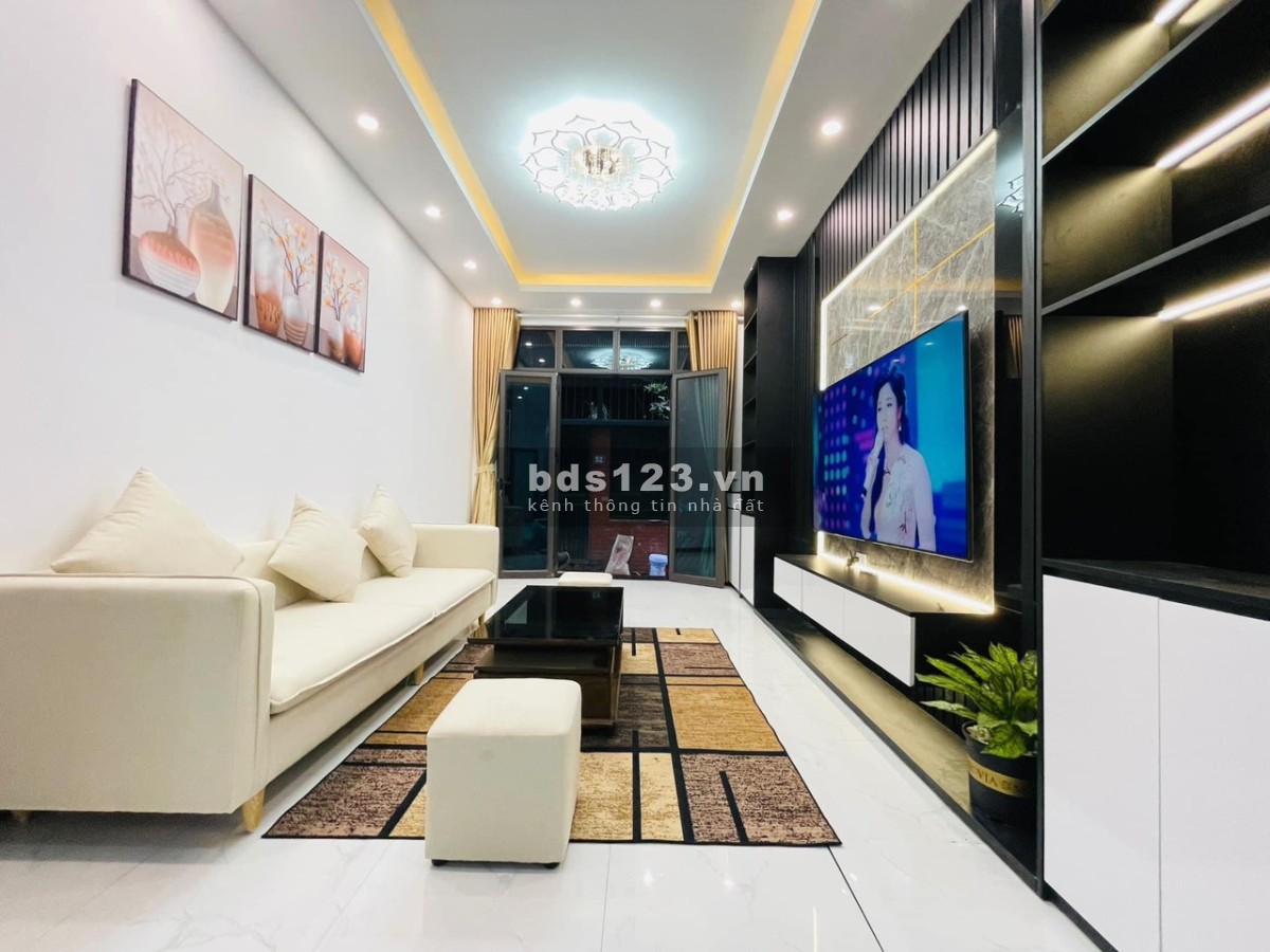 Bán nhà siêu đẹp 2 mặt tiền ở Lạc Long Quân giá chỉ gần 5 Tỷ Siêu Hiếm