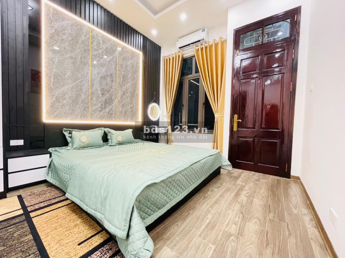 Bán nhà siêu đẹp 2 mặt tiền ở Lạc Long Quân giá chỉ gần 5 Tỷ Siêu Hiếm