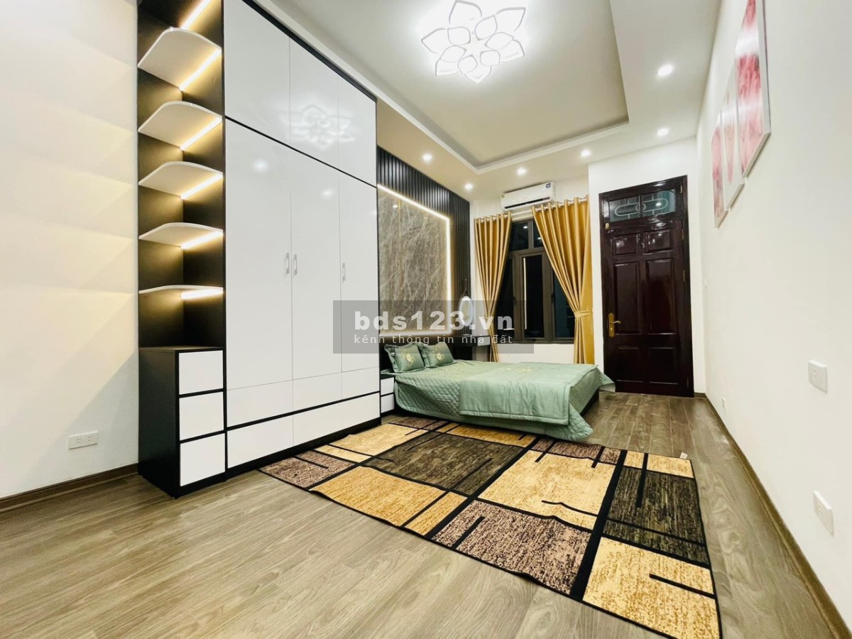 Bán nhà siêu đẹp 2 mặt tiền ở Lạc Long Quân giá chỉ gần 5 Tỷ Siêu Hiếm