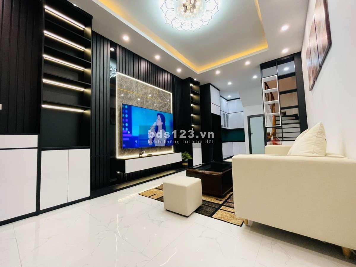 Bán nhà siêu đẹp 2 mặt tiền ở Lạc Long Quân giá chỉ gần 5 Tỷ Siêu Hiếm