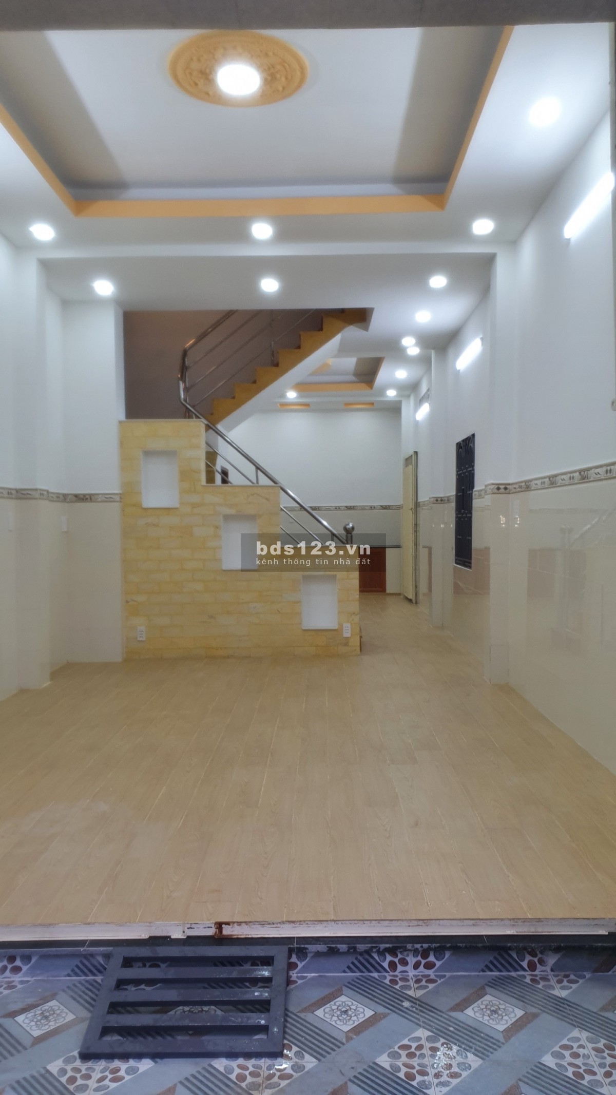 Nhà nguyên căn 1061/86/15 Lạc Long Quân, diện tích 138 m2,4 phòng ngủ