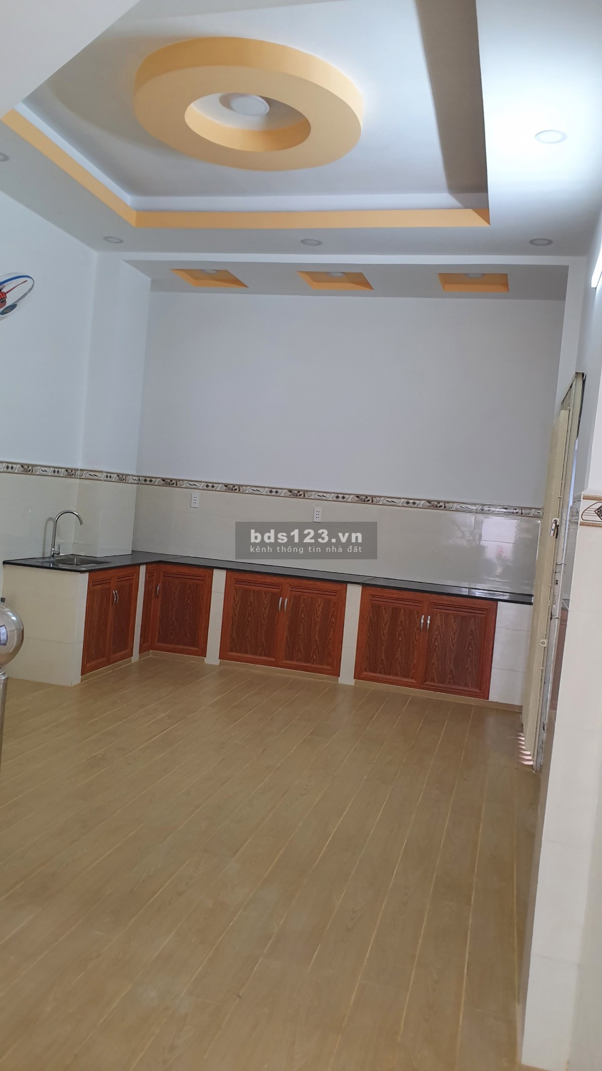 Nhà nguyên căn 1061/86/15 Lạc Long Quân, diện tích 138 m2,4 phòng ngủ