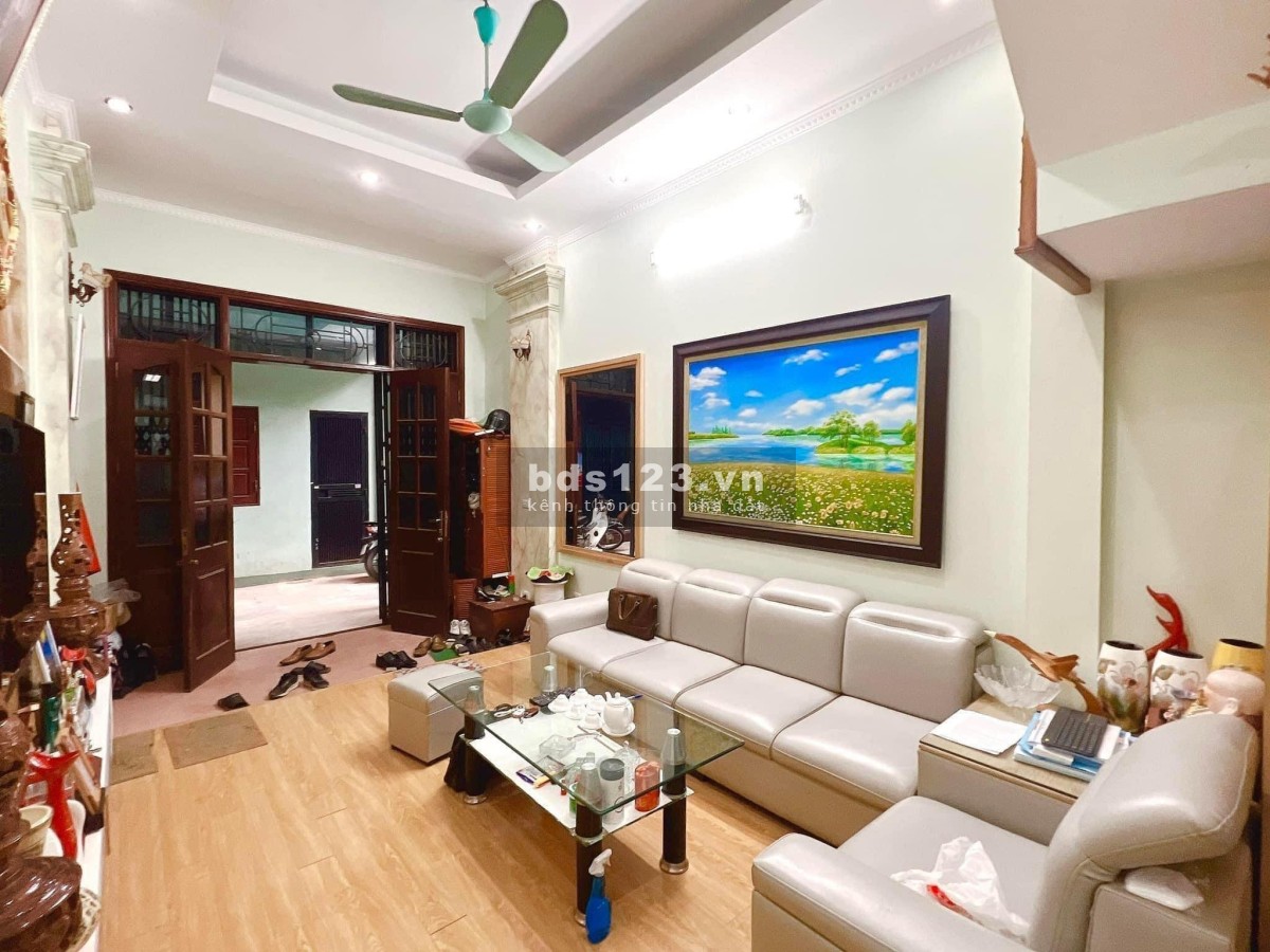 Cần bán nhà mặt phố Trần Cung, Cầu Giấy, 45m2, 4 tầng