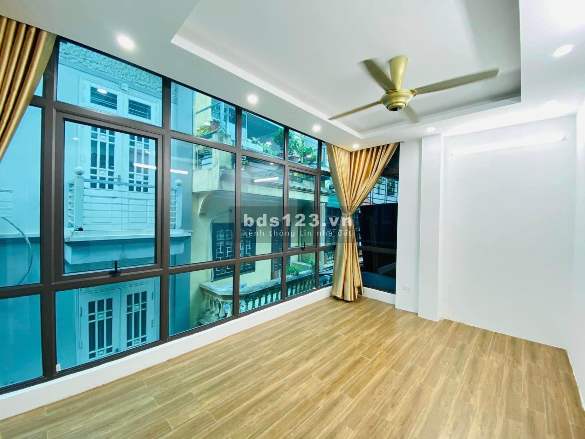 Bán nhà Đội Cấn, Ba Đình, 5 tầng thang máy, 2 mặt thoáng, 15m ra đường ô tô tránh. Giá nhỉnh 6 tỷ