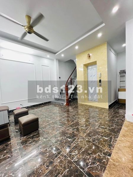 Bán nhà Đội Cấn, Ba Đình, 5 tầng thang máy, 2 mặt thoáng, 15m ra đường ô tô tránh. Giá nhỉnh 6 tỷ
